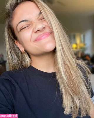 Laurie Hernandez [ laurie-hernandez ] - Heyy Babes  I hope you had a sexy week  As I m traveling it s a bit
