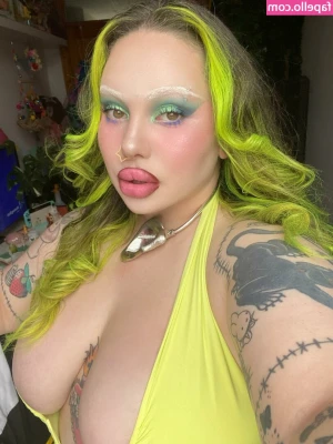 squishkween - What would you to me right now?? 😘😘