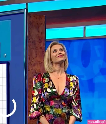 Rachel Riley [ rachel-riley ] - Ima go liveee at 7:35pm!!!