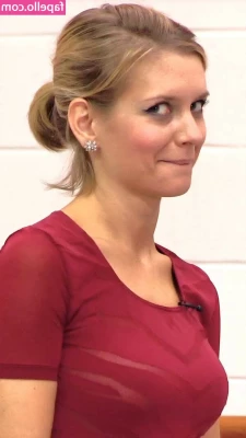 Rachel Riley [ rachel-riley ] - I wonder if anyone saw me driving by