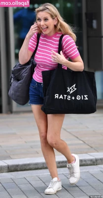 Rachel Riley [ rachel-riley ] - Nuestro debut en el ambiente Parte 2 Entro el single nos sentamos en