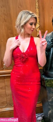 Rachel Riley [ rachel-riley ] - A little bit of fun at the beach
