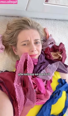 Rachel Riley [ rachel-riley ] - Sniff them for me ❤️