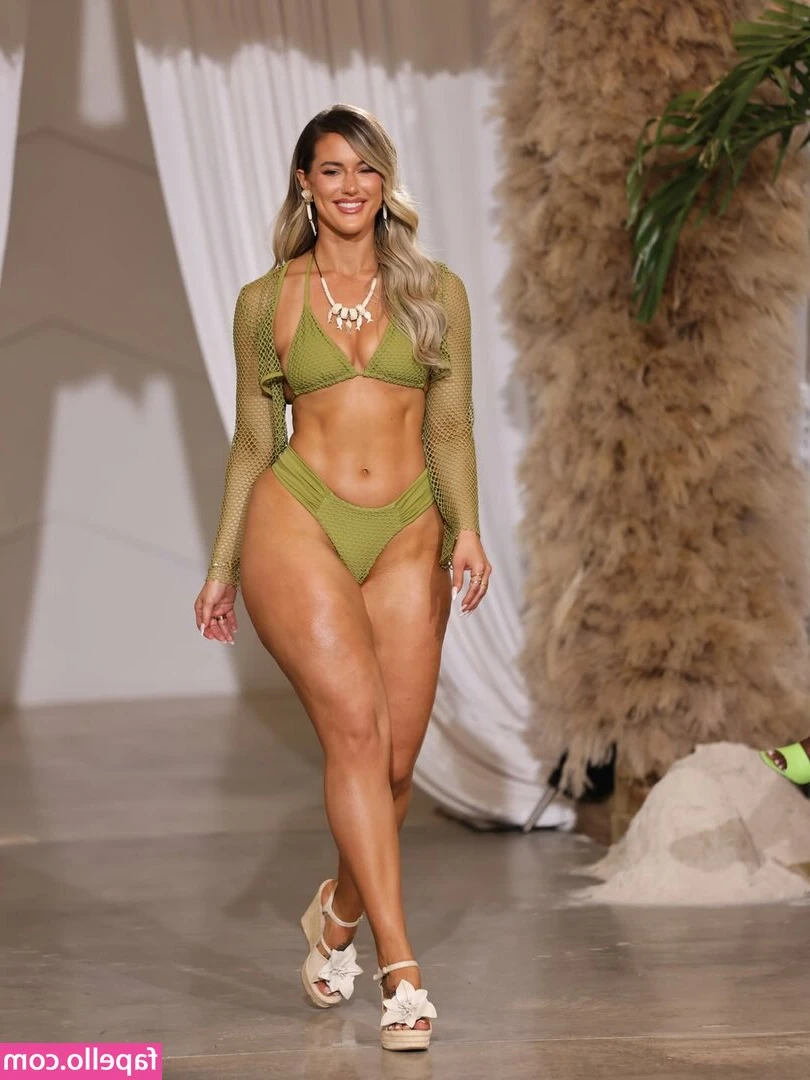 Marissa DuBois [ marissa-dubois-34 ] - Happy Saturday ☀️   I’m about to hop in the shower & get