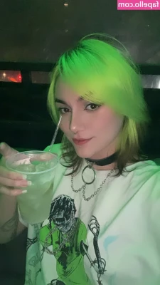 Ligiaya - What do you think is that hanging from my neck?