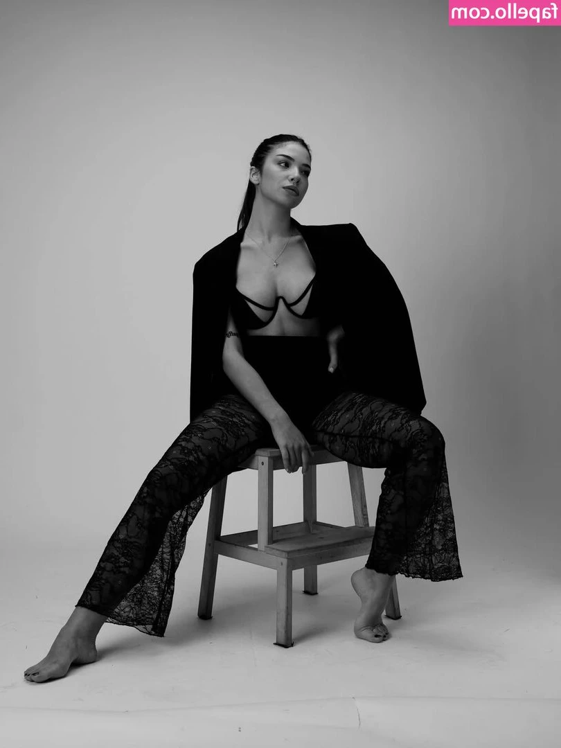 Danae.perezzzz [ danae-perezzzz ] - Craving whatever is in your pants 🤤