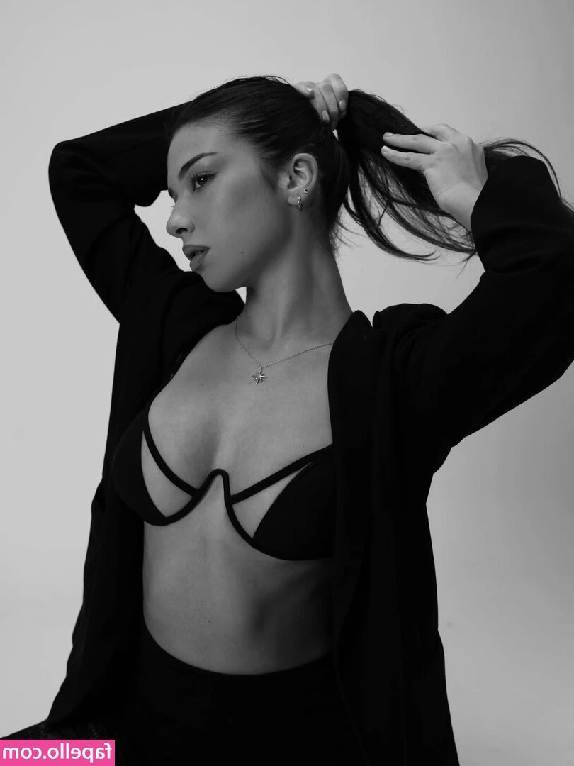 Danae.perezzzz [ danae-perezzzz ] - I just be horny throughout the day. Damn I opened up a little 😍