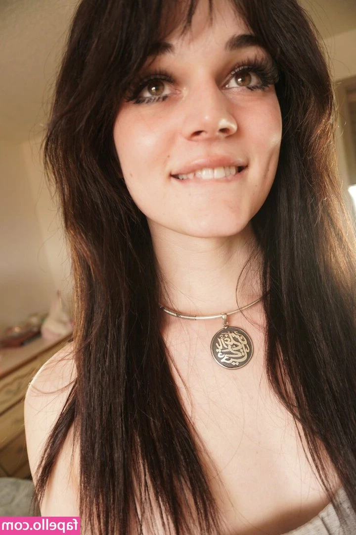 camillaisadoll - You seem like a dirty boy...maybe you need someone to clean you up;)