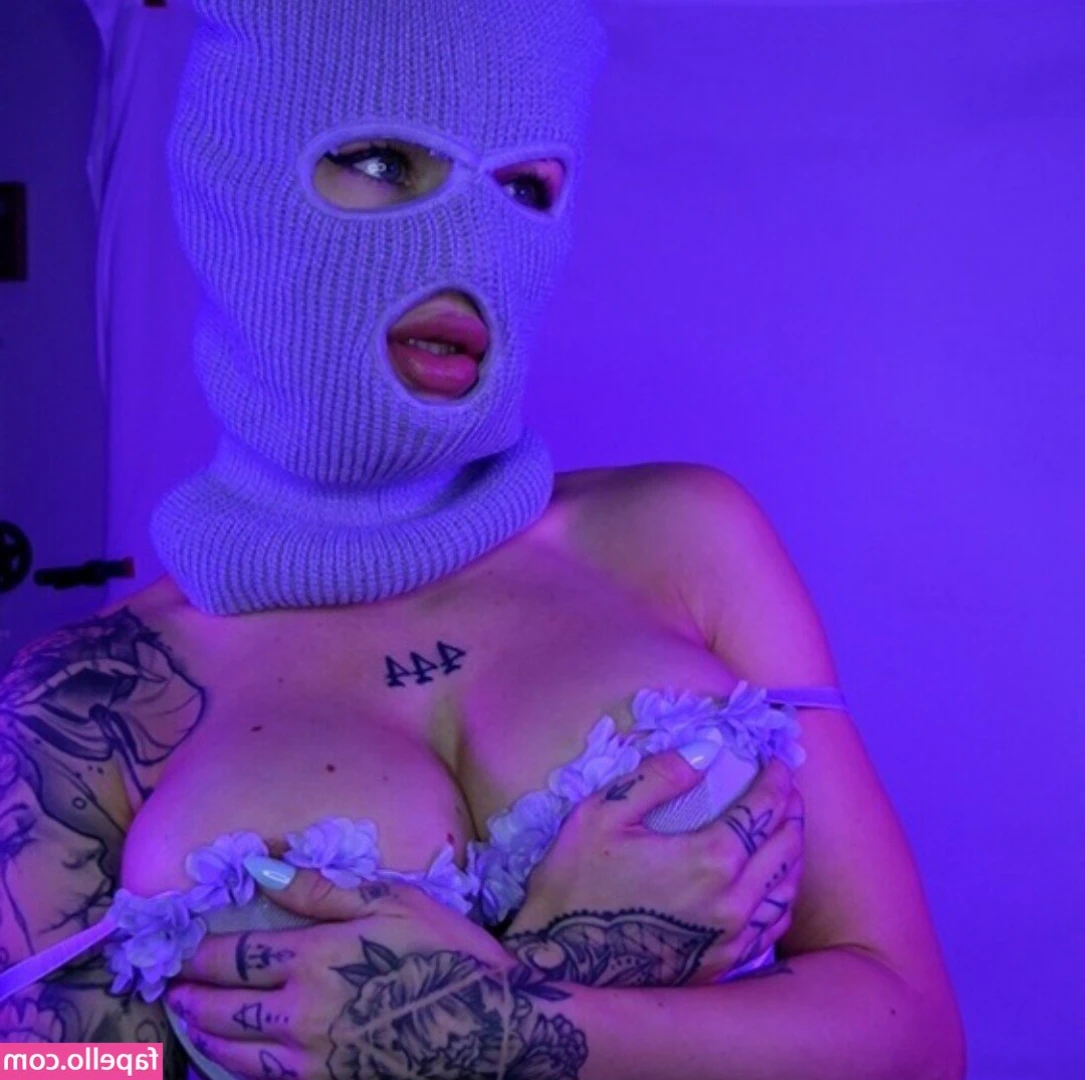 Phantomette - Is this enough to catch your attention? 😈