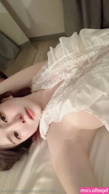 Sally Dorasnow [ sally-dorasnow ] - Se puso más bicha     pero no pierde su esencia