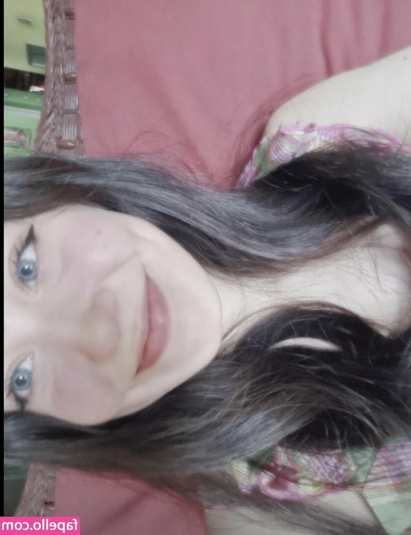 Ashley Ackerman [ ashley-ackerman ] - Good morning baby oooops sorry for the fart😁💕😚