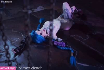 Zirael - I love fishnet tights