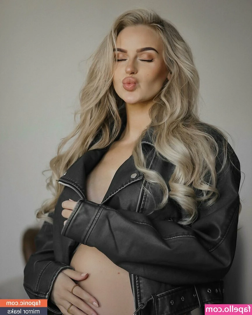 Anna Nyström [ anna-nystrm ] - i want u to pretend that u are fucking me while u watch this video...
