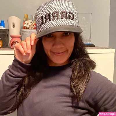 Amanda Serrano [ amanda-serrano ] - Almost ready to go out, wanna go to the movie with my