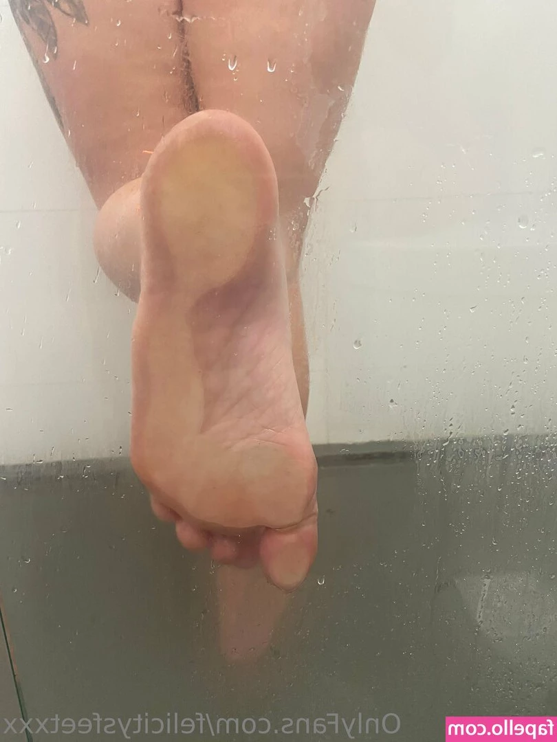felicitysfeetxxx - Is it cold in here