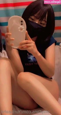 yurileahn - Buenos días 🫶Quién se viene a la cama conmigo?? Te espero...