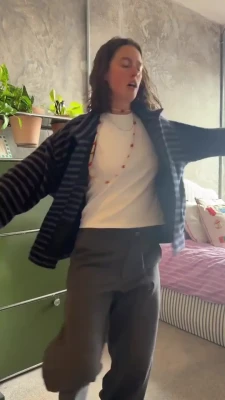 Jodie Reynolds [ jodie-reynolds ] - Will send you the full show later tonight & I'll ride my dildo