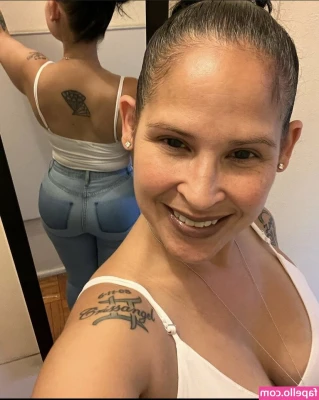 Allsmilesjesy - feelin shy.. will u teach me and my pussy to open up?