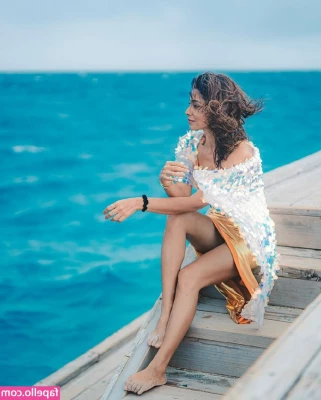 Shriya Saran [ shriya-saran ] - If you’re new here or just haven’t messaged me, please do. I have