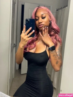 Jaydamoeneee - Fuck me here? 😏