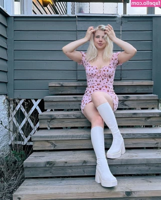 Majijej - Suck on my cute toes for me