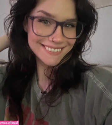 livvy_luxxxprivate [ livvy-luxxxprivate ] - It's not easy to get a perfect pic! But with some effort we can do