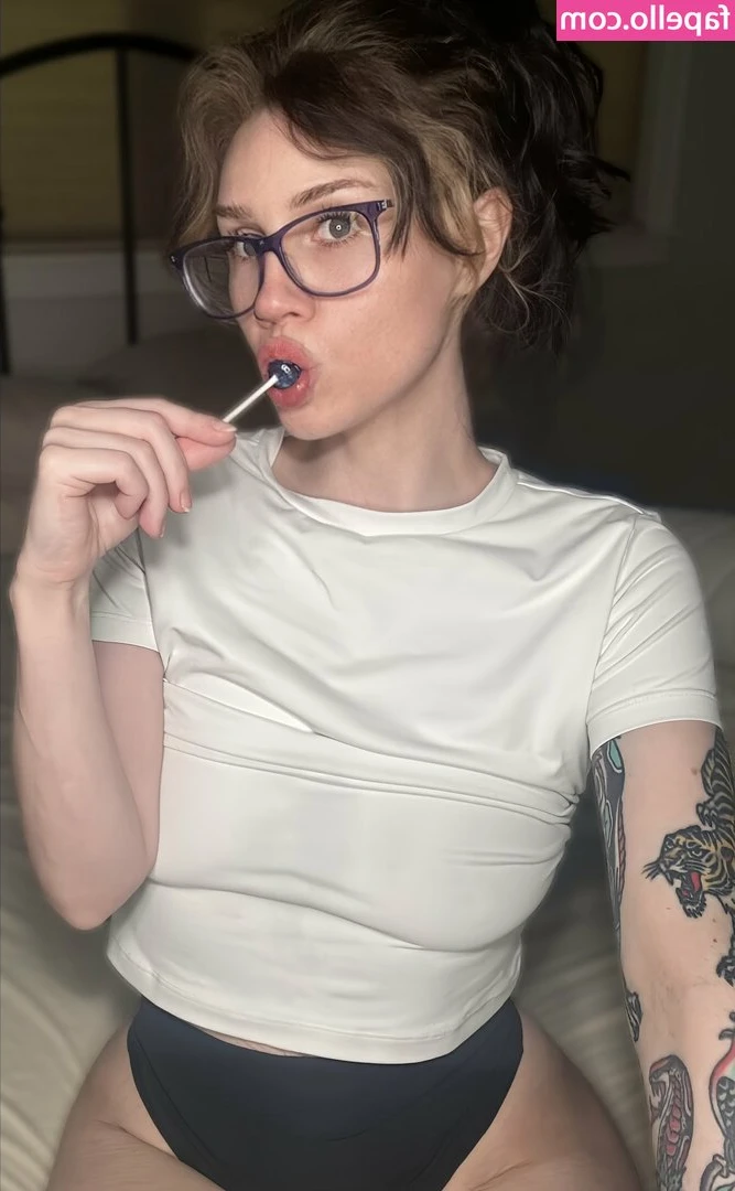 livvy_luxxxprivate [ livvy-luxxxprivate ] - They wanted to come say hi to you!👀😚✨