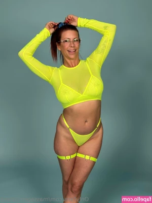 massagemistress - Morning sweet cheeks     Today s the day  Get out there  grab it by