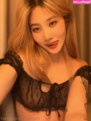 aiaixoxo7 - Cleaning out the photoshoots on my phone  Have some