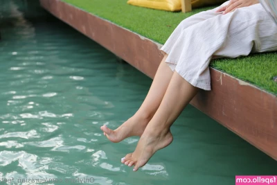 eurasian_feet [ eurasian-feet ] - Best part of coming home
