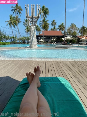 eurasian_feet [ eurasian-feet ] - well hello  what do you prefer to see on here  what really gets you