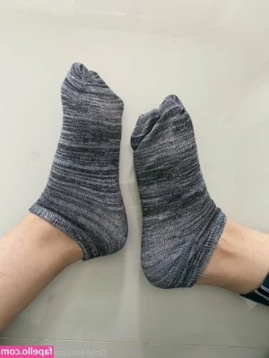 eurasian_feet [ eurasian-feet ] - You wanna peek  Show some love