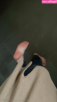 u455278272 - Should I do another booty jiggle video?? Who wants to see it wiggle?