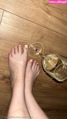 u455278272 - The body is meant to be seen, not all covered up. 😊🙈👙