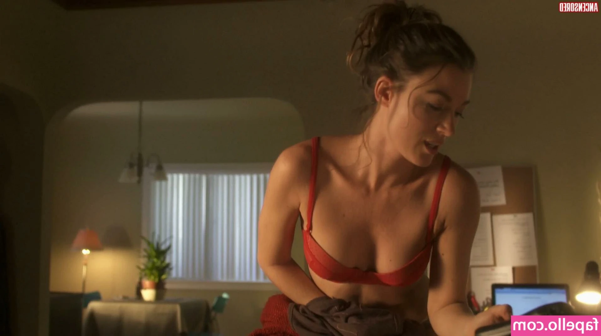 Natalie Zea [ natalie-zea ] - Morning showers 🤫😏 Come wash me hehe