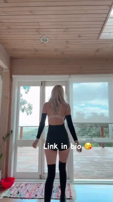 Bridget Williams [ bridget-williams ] - Chillin at a friend s place until his buddy shows up   Full video