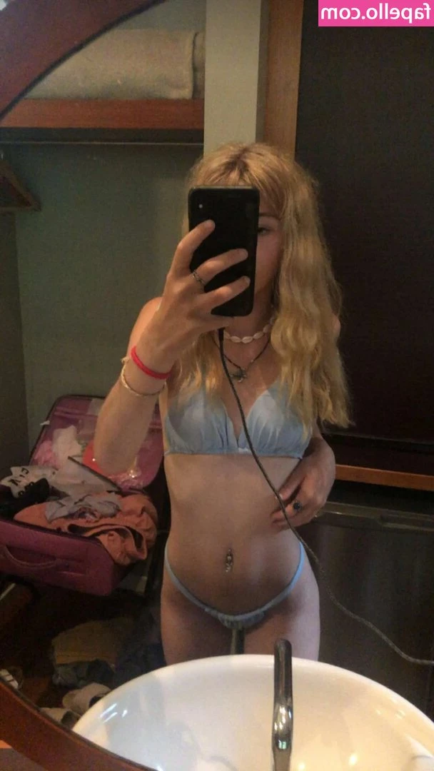 Bridget Williams [ bridget-williams ] - Feeling really horny today daddy