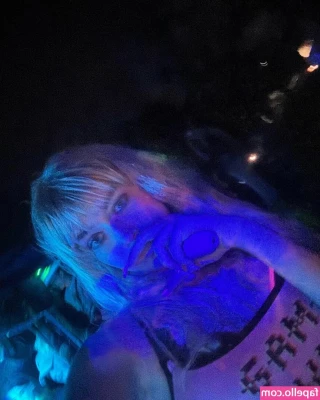 Bridget Williams [ bridget-williams ] - What if I told you to sniff and lick my hairy armpits while you