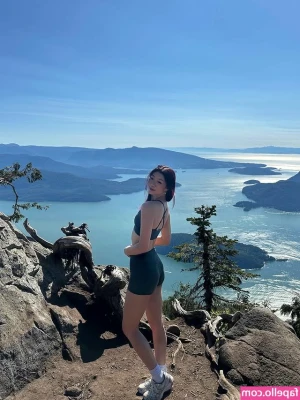 Lauren Hung [ lauren-hung ] - I know the perfect place for your tongue 🤭💞