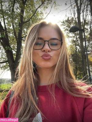 lolly_jully_x [ lolly-jully-x ] - I have just sent you the most revealing picture of me that I have so