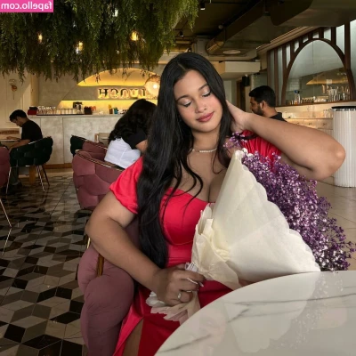 shruti mishra [ shruti-mishra ] - Looking eXXXtra comfy 🤭