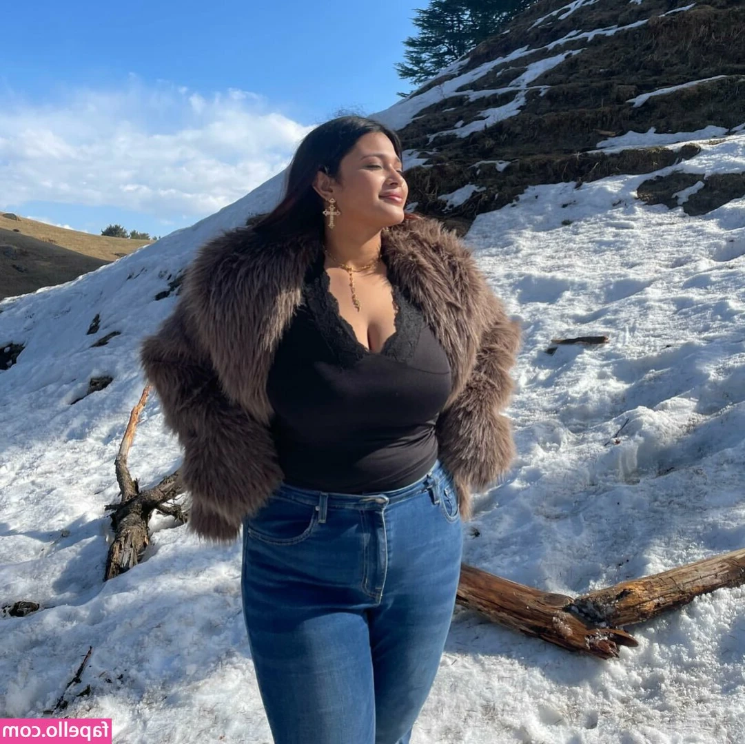 shruti mishra [ shruti-mishra ] - Would you rub lotion into these titties?