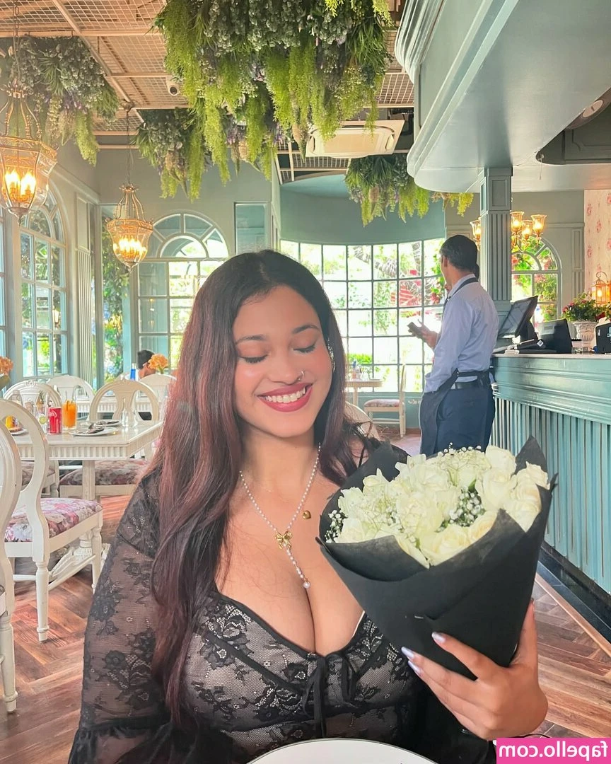 shruti mishra [ shruti-mishra ] - Glazed 🤤