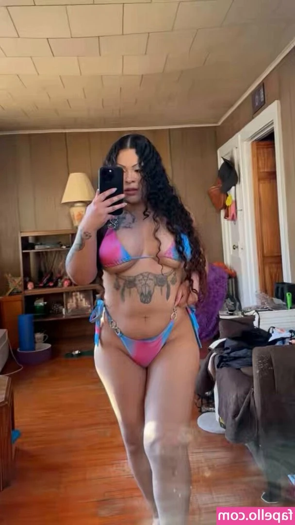 fantasiesbyhope - 6 o’clock! What’s for dinner? I bet it’s really creamy🤤 Have