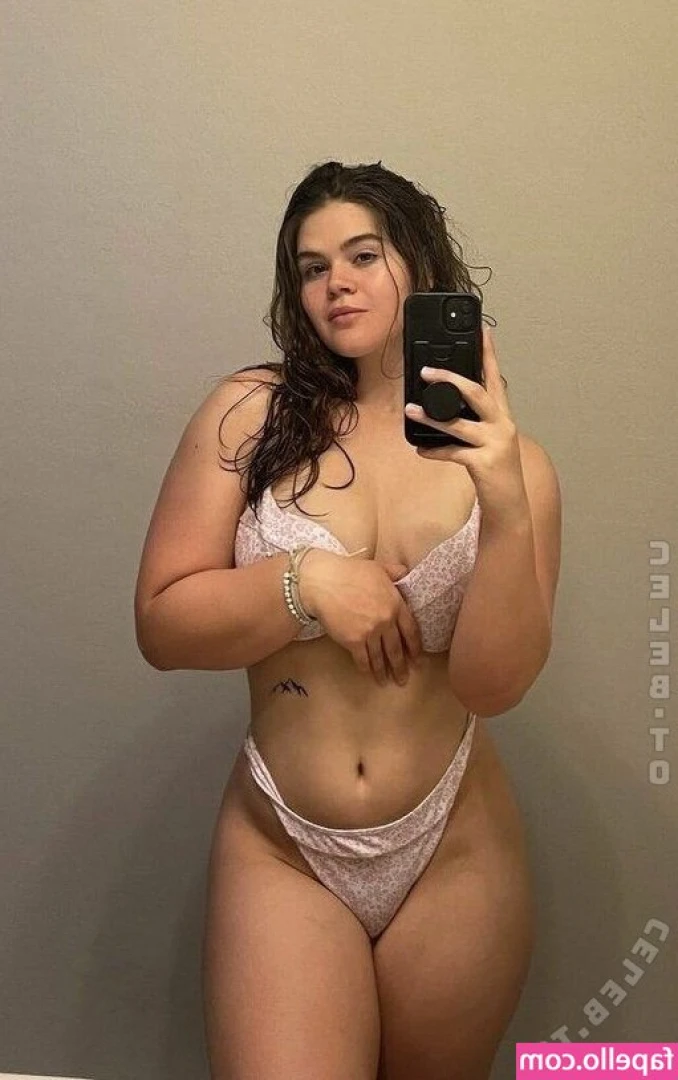 Hayley Hamilton [ hayley-hamilton ] - A little pre game grab 😈