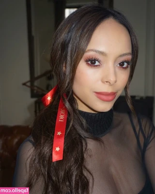 Amber Stevens West [ amber-stevens-west ] - Suck em... I dare you!