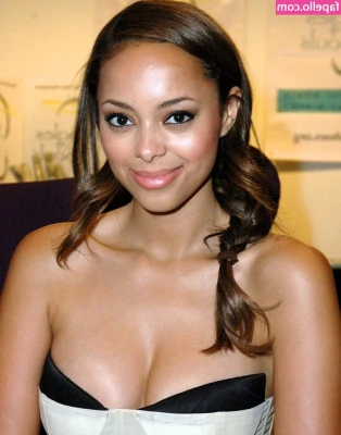 Amber Stevens West [ amber-stevens-west ] - Good morning 😁 what did you wake up to this morning? Do you wish