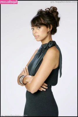 Amber Stevens West [ amber-stevens-west ] - What's the best music to start the day? 🎶☀️