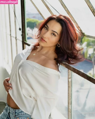 Karina Prieto [ karina-prieto ] - It's Monday... Mondays suck... But my boob's make everything a little