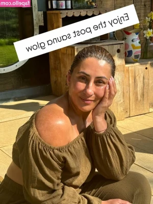 Saira Khan [ saira-khan ] - It squish, it bounce, it squeeze, it stretch, it smack, it boingle...